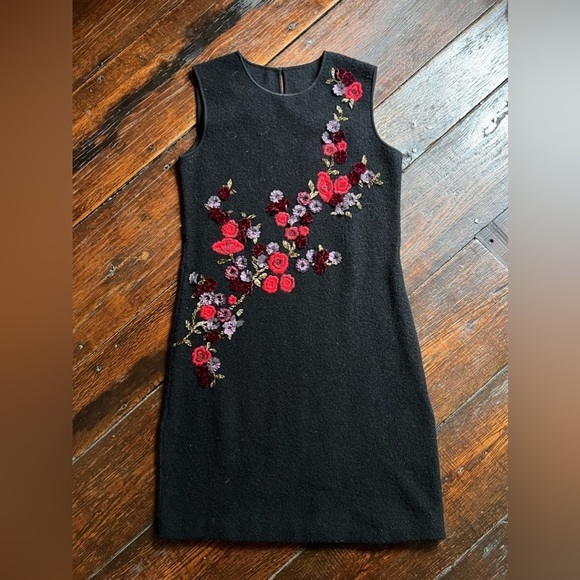 Vintage Dresses & Skirts - Black fleece sheath dress flower embroidery sleeveless women’s size medium